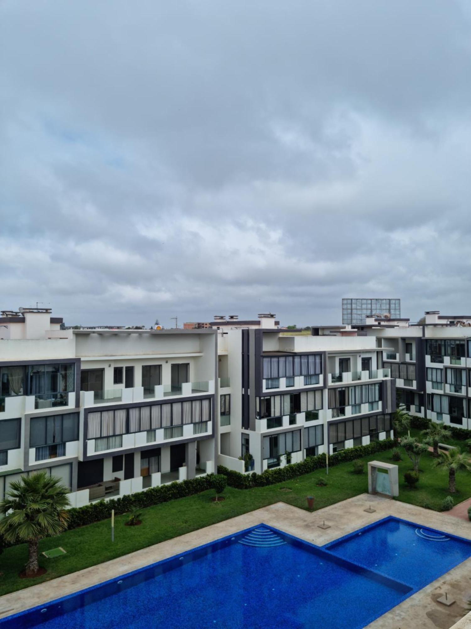 Appartement Spacieux Avec Piscine A Dar Bouazza - Dar Bouazza